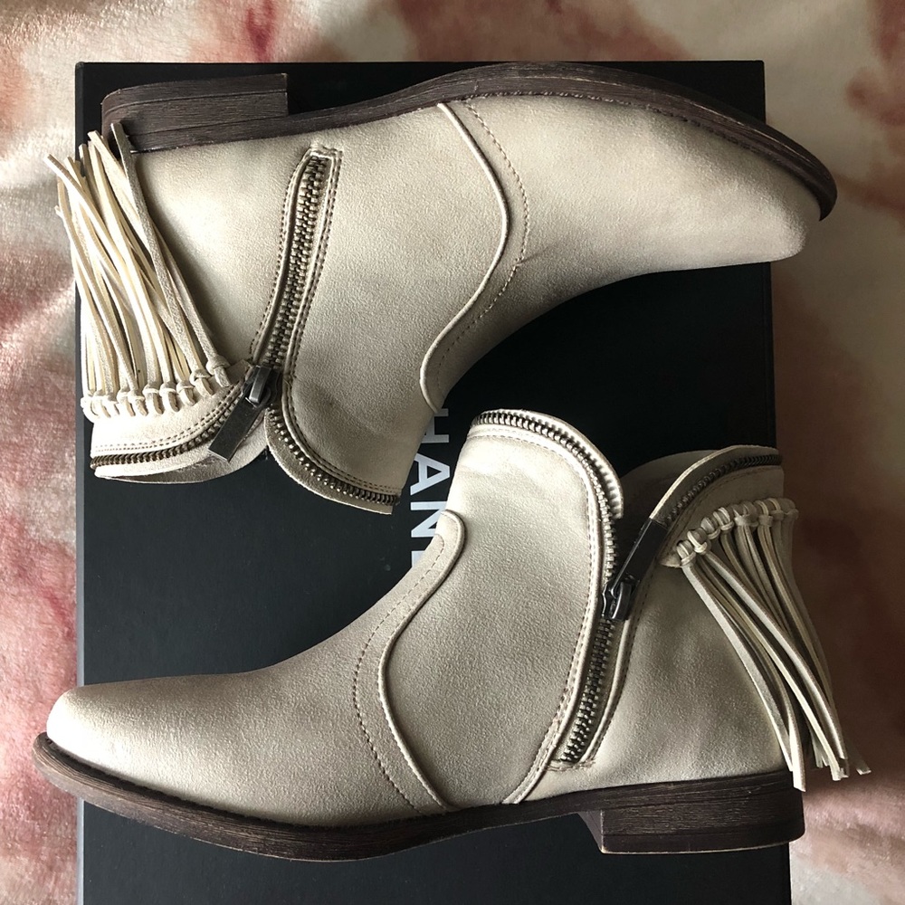 BRAND NEW Cream Fringe Ankle Booties Size 7